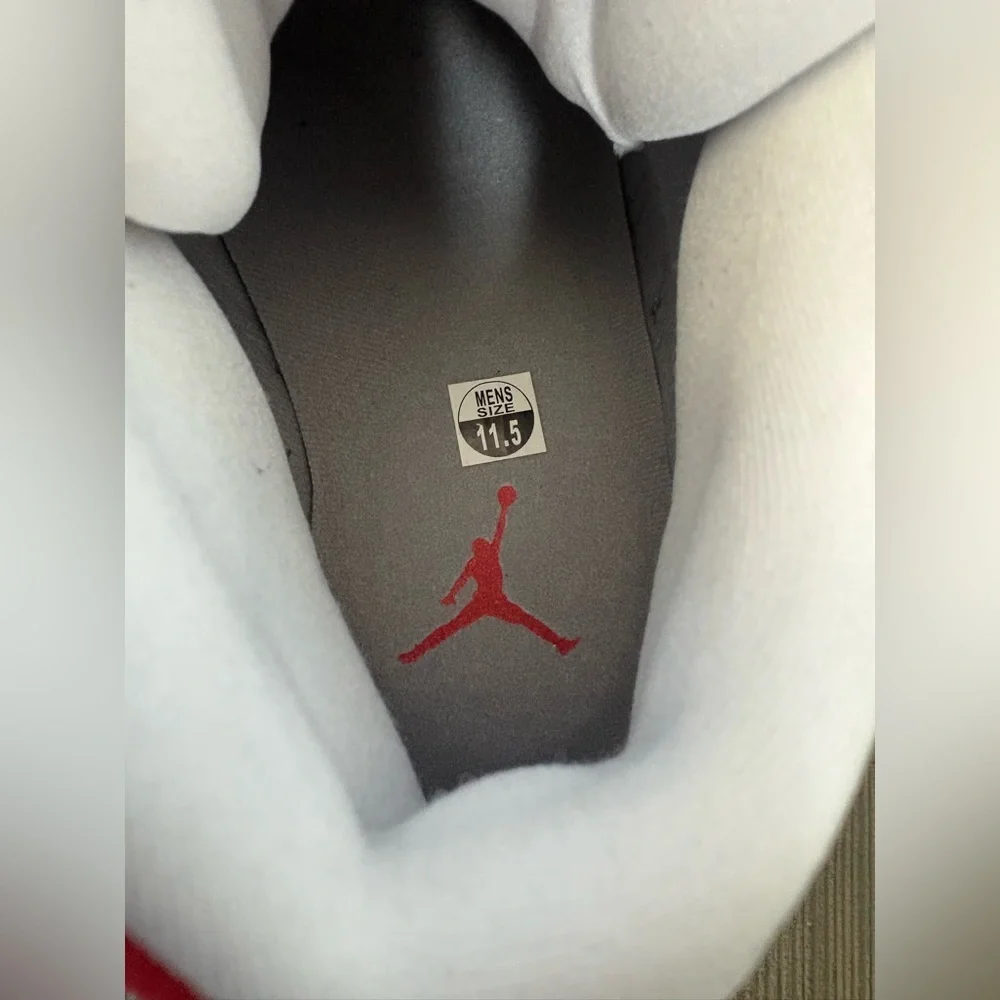 NIB AIR JORDAN 13 RETRO